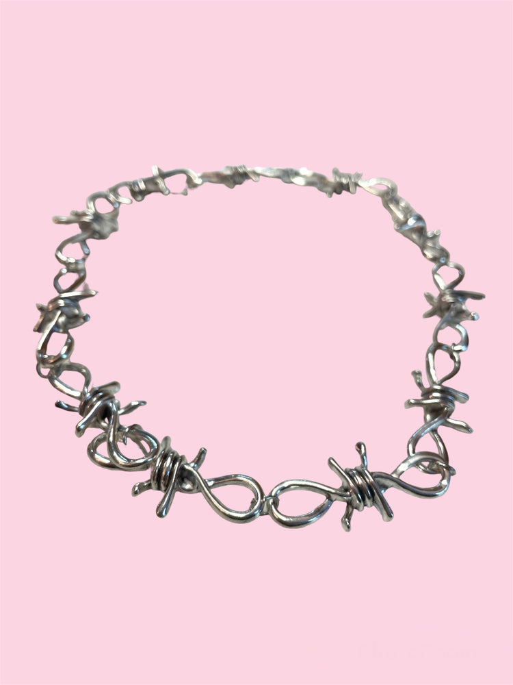 BARBWIRE NECKLACE